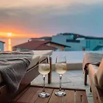 Charming Sunset View With Outdoor Pool