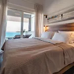 בית נופש Charming Sunset View With Outdoor Pool