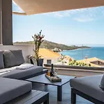 Charming Sunset View With Outdoor Pool בית נופש