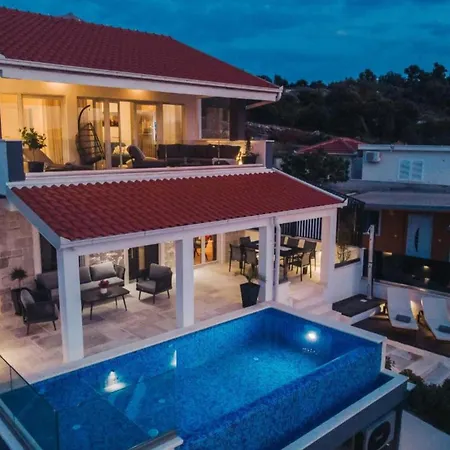 Charming Sunset View With Outdoor Pool * Rogoznica (Sibenik-Knin)