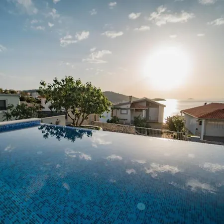 Charming Sunset View With Outdoor Pool בית נופש *