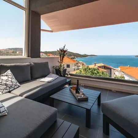 Charming Sunset View With Outdoor Pool בית נופש