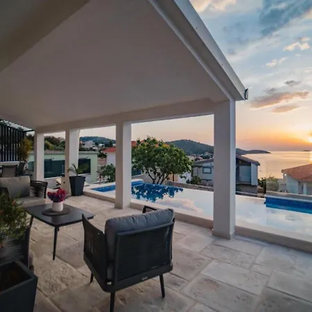 Charming Sunset View With Outdoor Pool * Rogoznica (Sibenik-Knin)