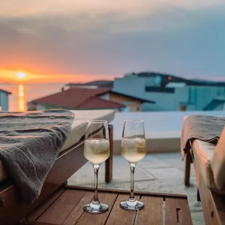 Charming Sunset View With Outdoor Pool