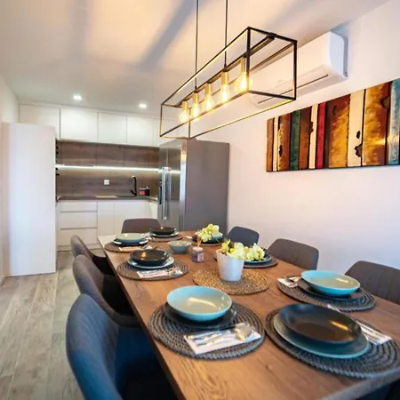 Charming Sunset View With Outdoor Pool *