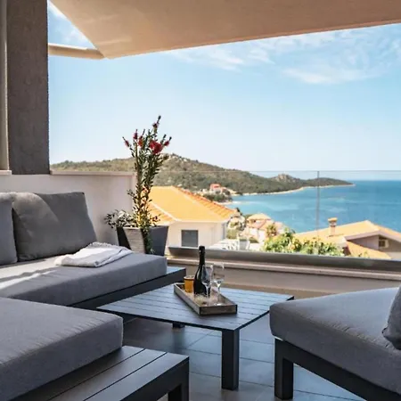Charming Sunset View With Outdoor Pool Holiday home
