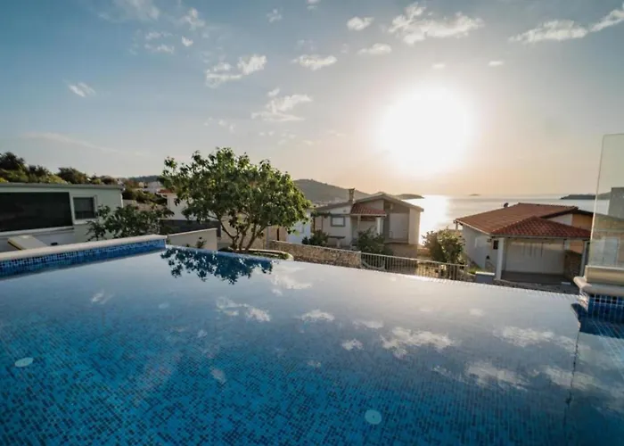 Charming Sunset View With Outdoor Pool בית נופש *
