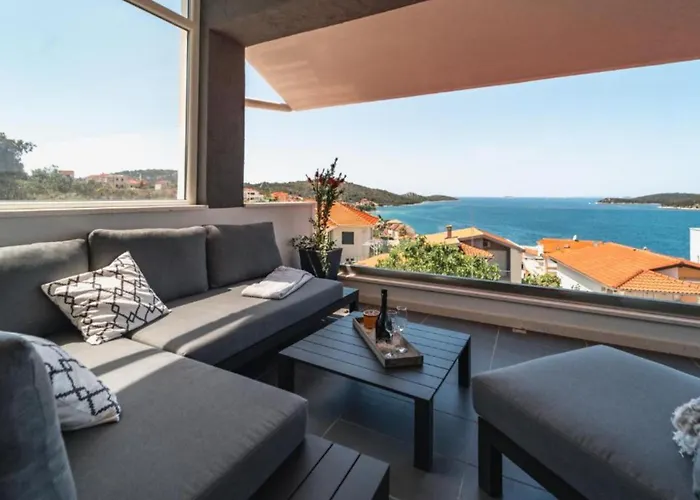 Charming Sunset View With Outdoor Pool בית נופש