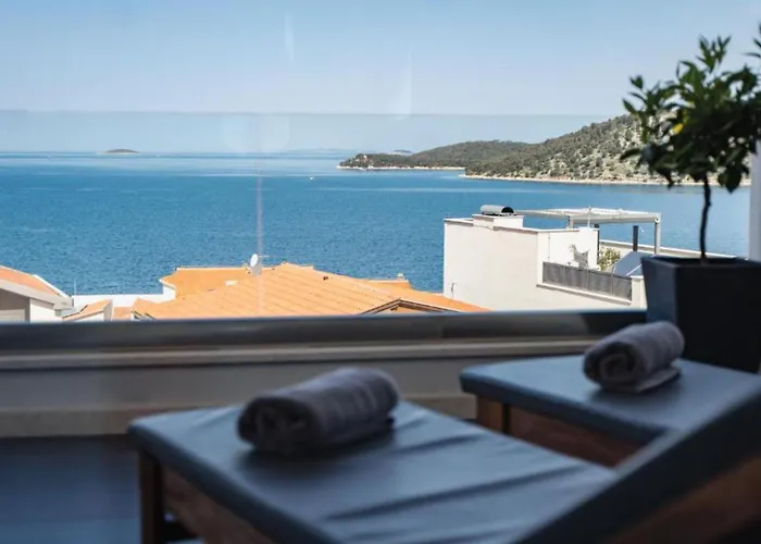 Charming Sunset View With Outdoor Pool * Рогозница