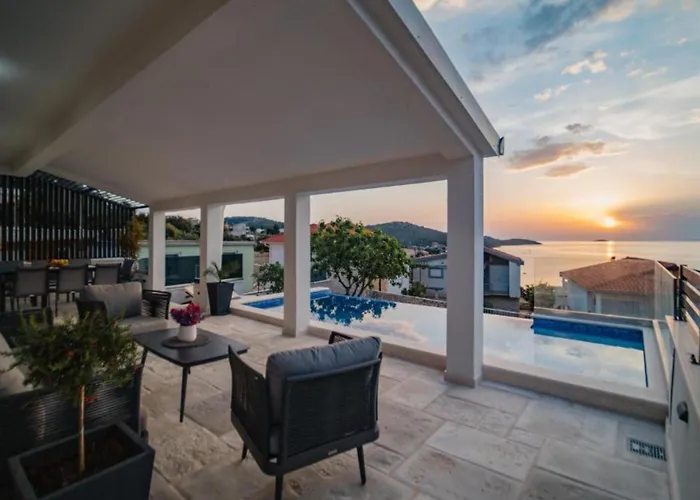 Charming Sunset View With Outdoor Pool * רוגוזניצה