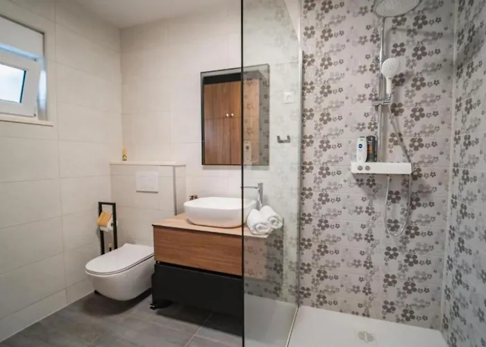 בית נופש Charming Sunset View With Outdoor Pool רוגוזניצה