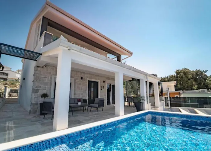 Charming Sunset View With Outdoor Pool בית נופש רוגוזניצה