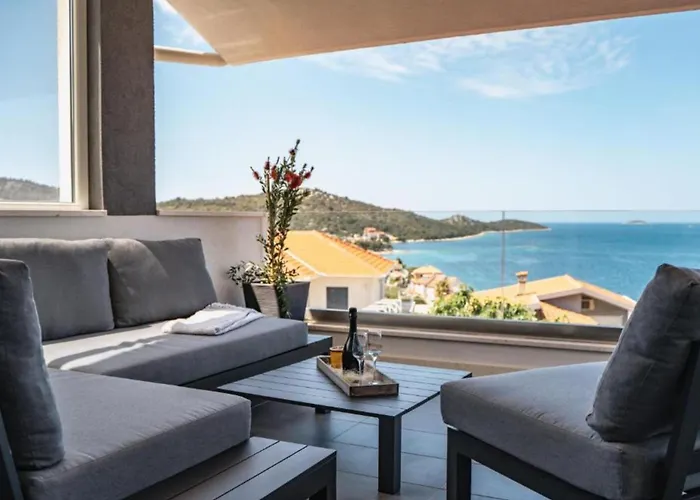 Charming Sunset View With Outdoor Pool בית נופש