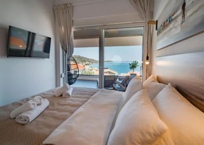 Charming Sunset View With Outdoor Pool *